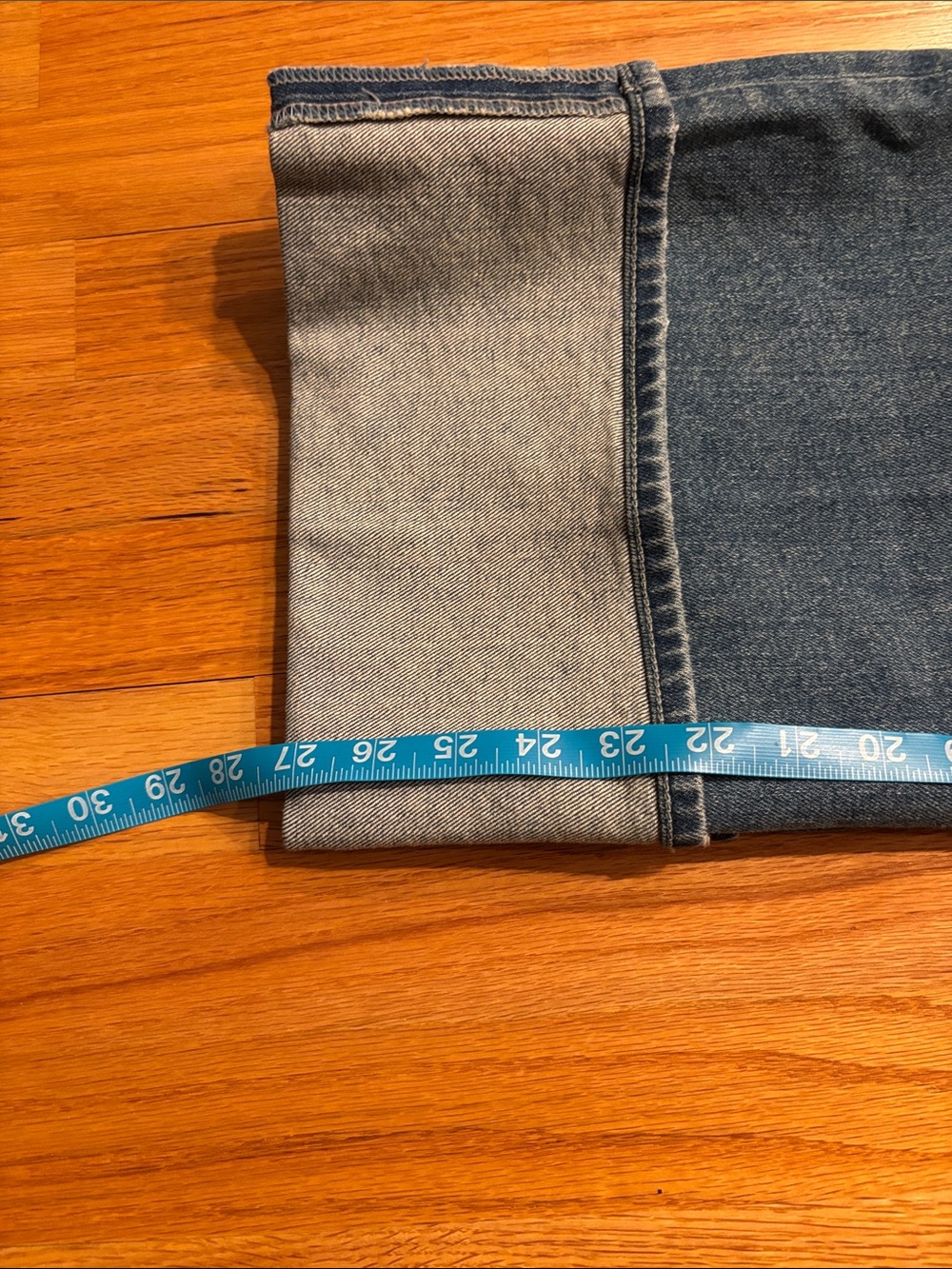 PAIGE Women’s Sasha High Rise Wide Leg Cropped Cuffed Distressed Jeans Sz 28 - Picture 9 of 10